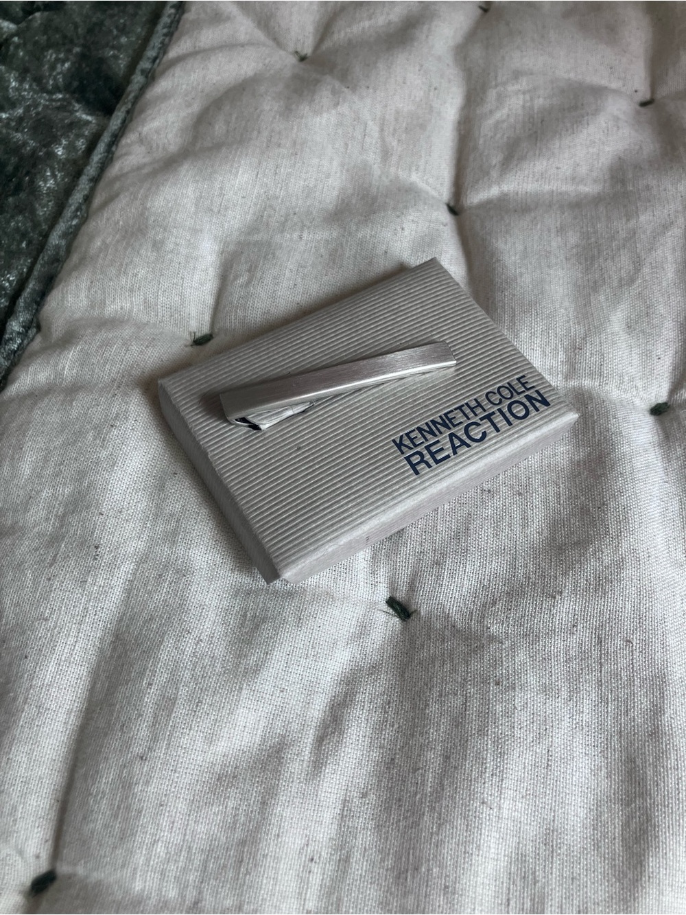 Kenneth Cole Reaction Polished Silver Tie Clip
